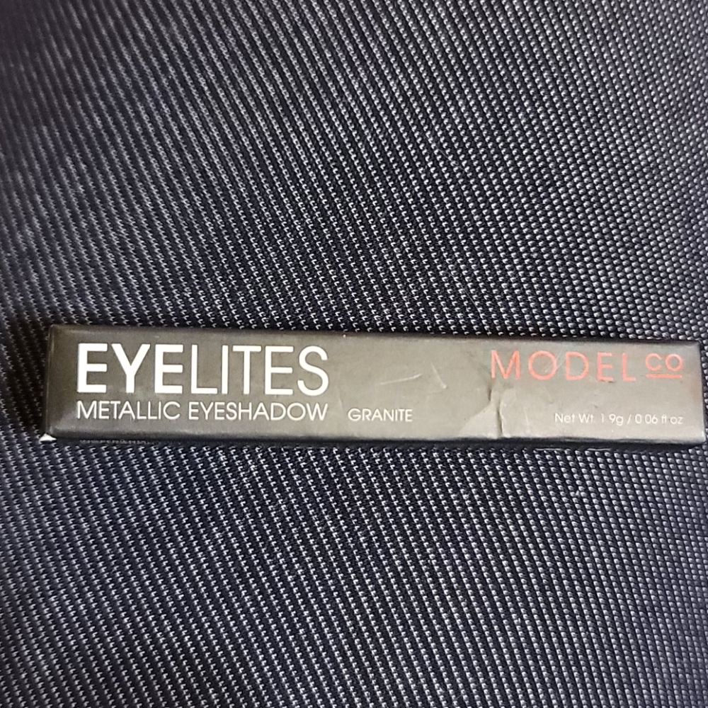 BNIB Model Co Eyelites Metallic Eyeshadow